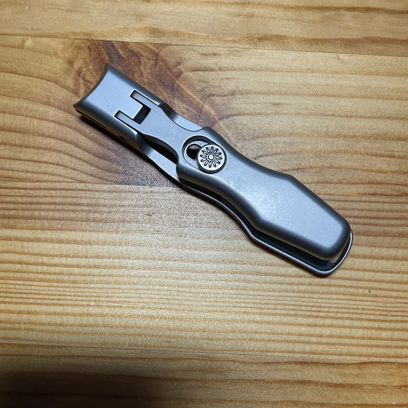 Tagliaunghie affilato tagliaunghie coltello pieghevole forbici per unghie dei piedi strumento manuale