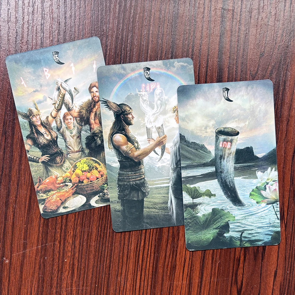 Mazzo di tarocchi rune in russo |   Carte da divinazione della mitologia nordica scura |   Set da 78 carte con guida PDF |   Arte vichinga mistica