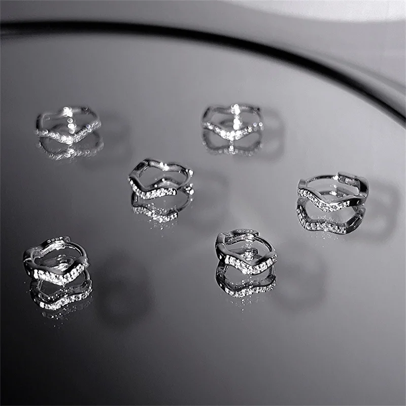 1Pcs Silver Color Minimal Wave Hoop Earrings Crystal Zirconia Small Huggie Thin Cartilage Earring Piercing Jewelry 2024 New