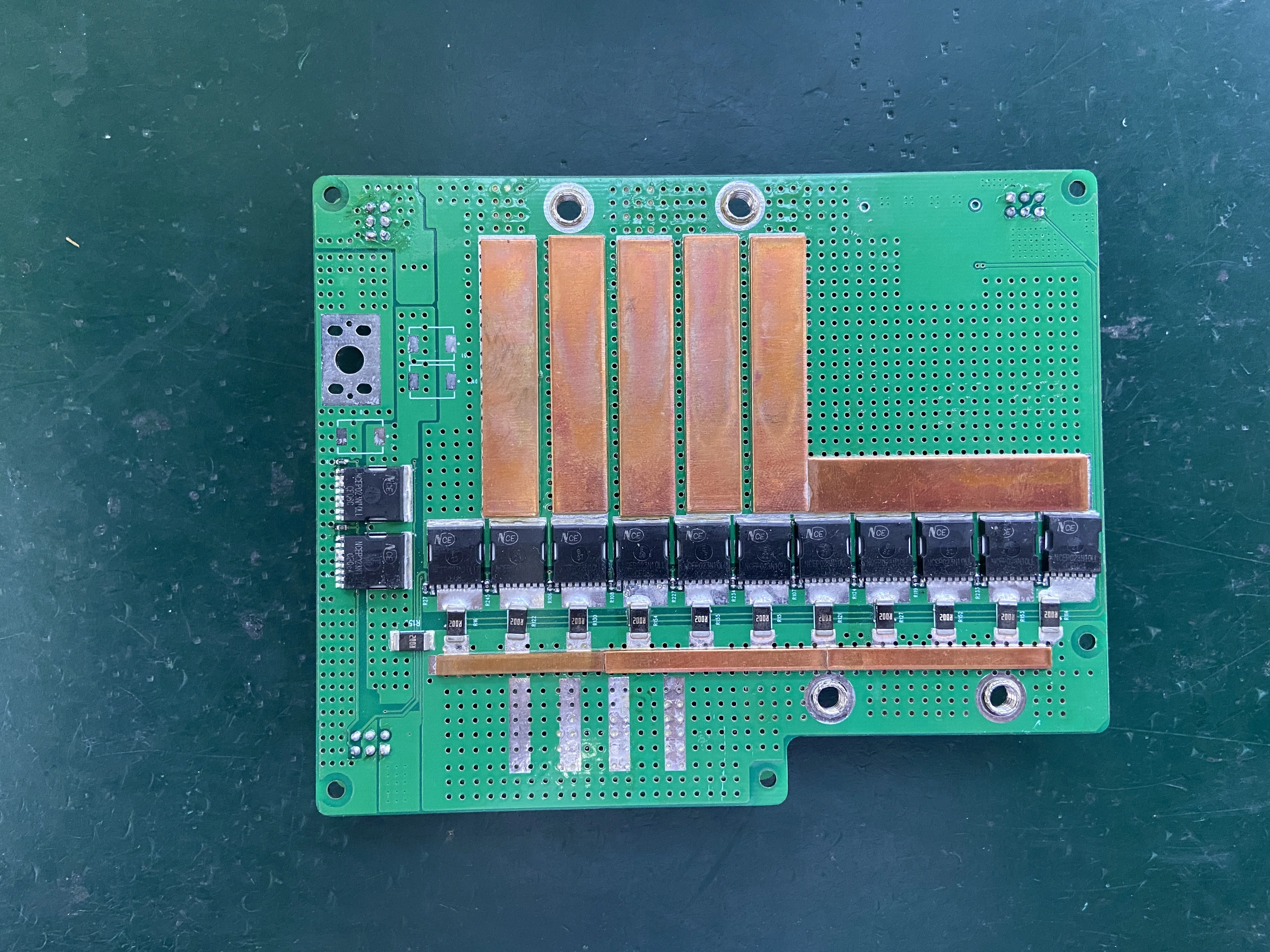 20S 300A BMS with BT app 72V 74V BMS  25A charge current 300A discharge current for Li ion battery pack