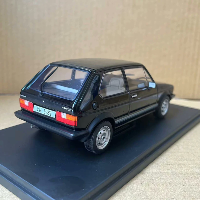 IXO 1:24 Scale GOLF GTI 1981 Car Alloy Simulation Car Model Diecast Toy Collectible Ornaments