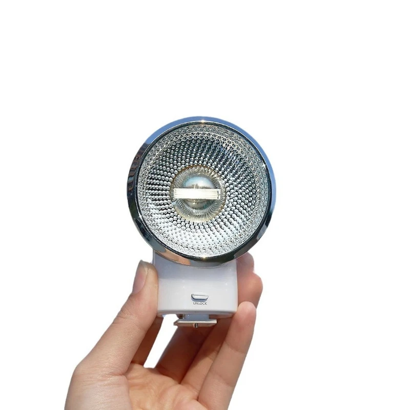 

Retro flash, camera universal port