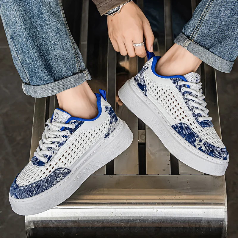 

Men's Spring and Autumn Flat Low-top Round-toe Fashionable Large-sized Lace-up Soft-soled Casual Vulcanized Walking Sneakers