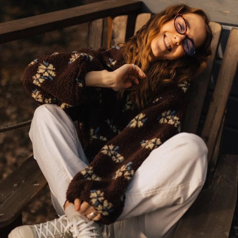 TARUXY Fleece Flowers Sweatshirt Women's Fashion Zipper Loose Long Sleeves Keep Warm Leisure Commuting Pullover Autumn 2025 New