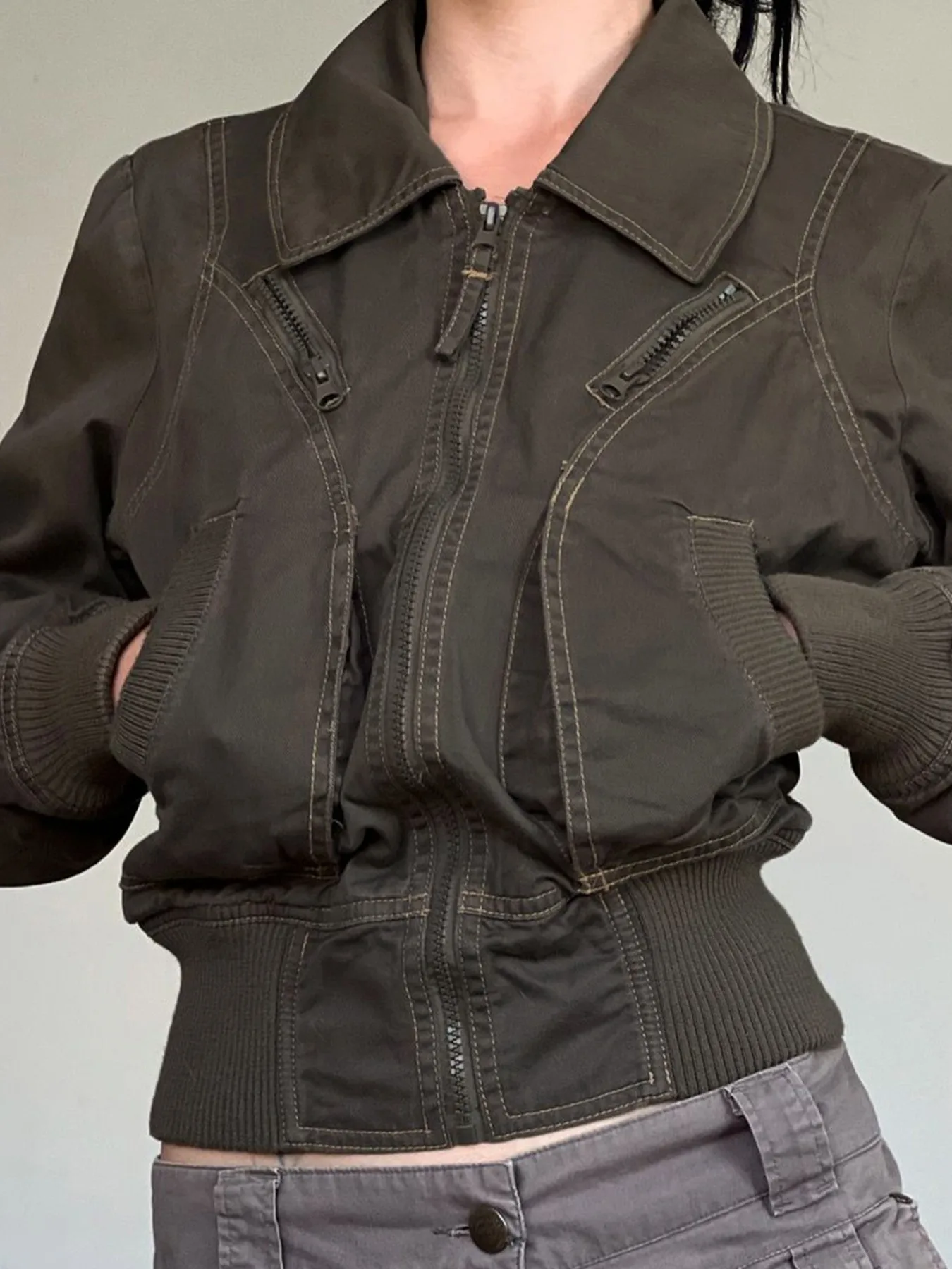 Фото Летняя мужская одежда: приталенная рабочая куртка на молнии для мужчин, уличная мода, винтажный стиль, полиэстер, длинный рукав, с функциональными карманами.