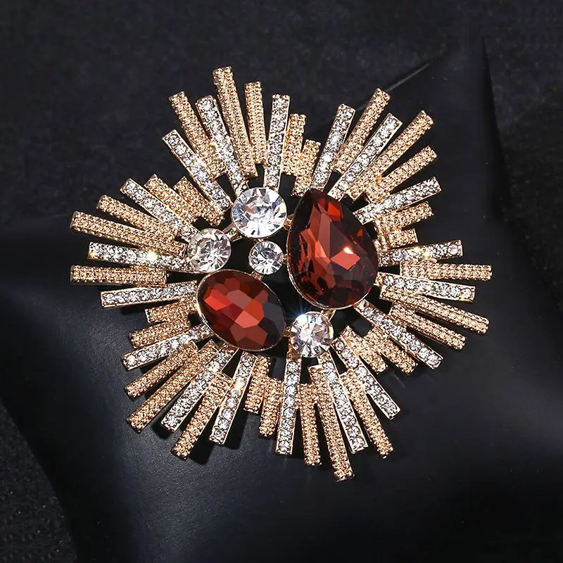 

European and American retro alloy diamond-encrusted flower brooch for women