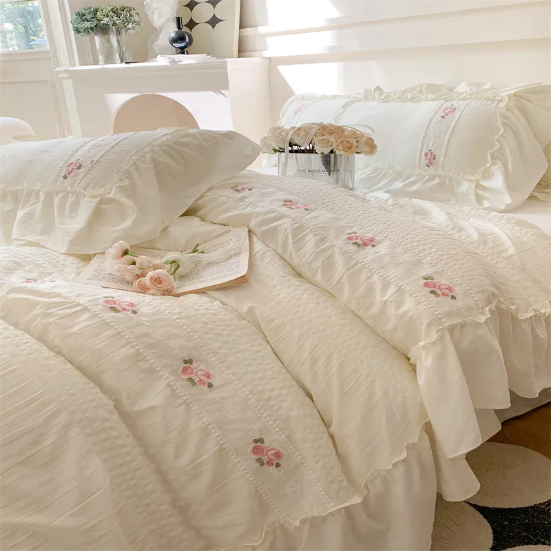 Flowers Embroidery Lace Edge Ruched Comforter cover Bed sheet Pillowcases, French Style Chic Fluffy 4Pcs Lightweigh Comfortable