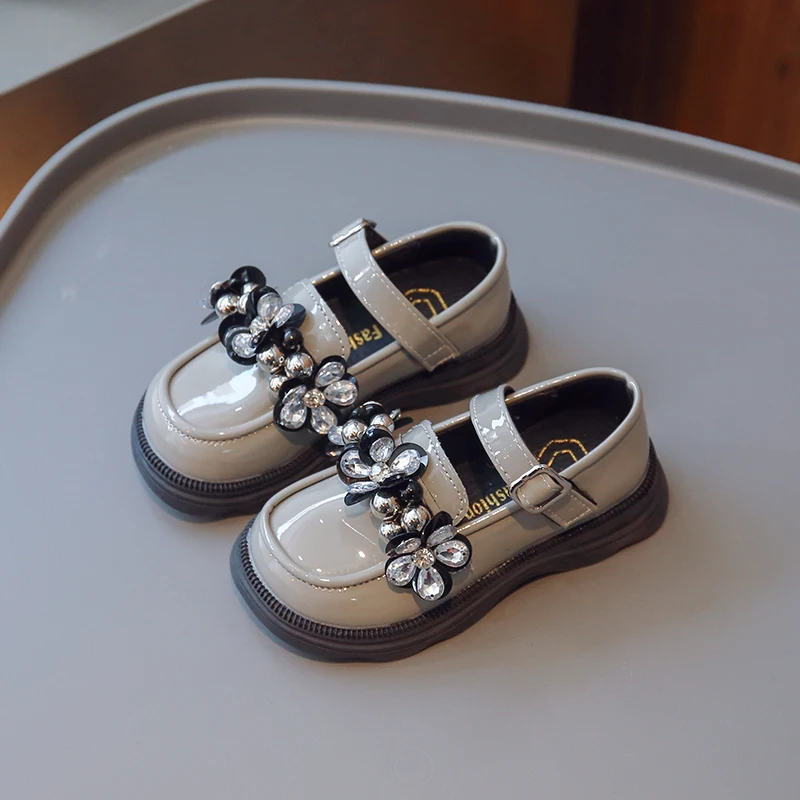 Kids Shoes Rhinestones Spring Black Glossy 2023 New Cute Children Fashion Casual Loafers Hook & Loop Classic Hook & Loop Korean