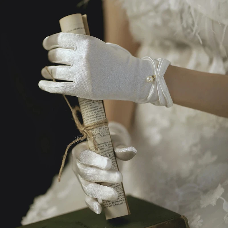 Elegant and High-end White Satin Wedding Gloves Petal Pearl Bow Net Bridal Gloves