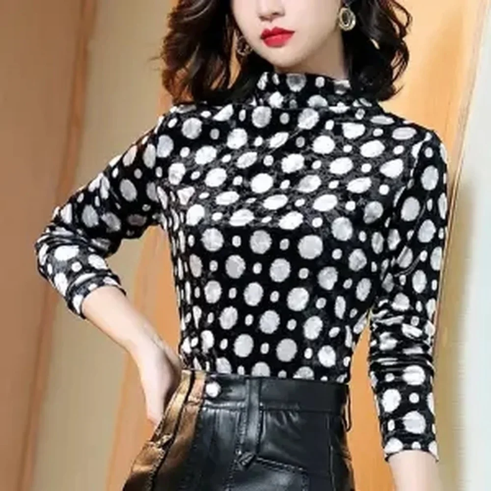 Top Women's Fashion 2021 New Spring and Autumn Thin Section Velvet Plaid Printed T-shirt Women's Long-sleeved Retro Inner Wear