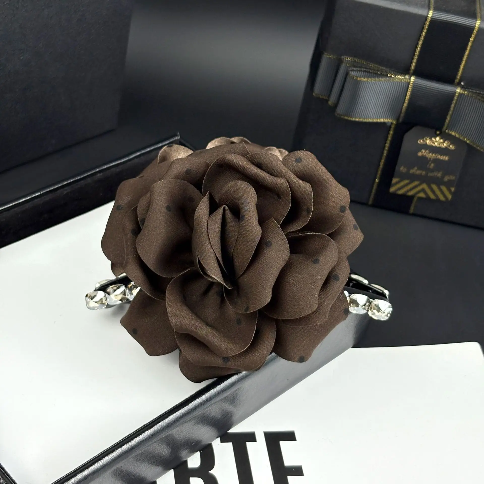New three-dimensional red tea rose~ Korean polka dot flower female quality full back head grab clip shark clip