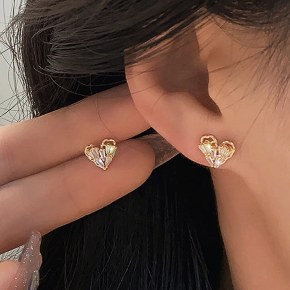 

Hot Sale Korean Advanced Gold Exquisite Simple Heart-shaped Earrings Zircon Women's Accessories Fashion Jewelry Party 2023