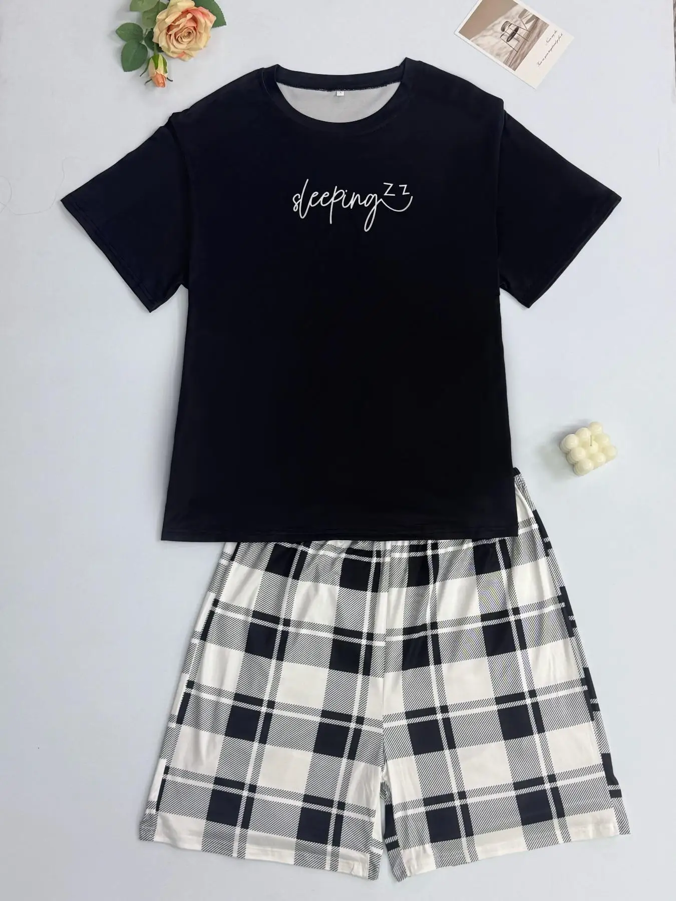 

Летние стильные пижамы. Мужской пижамный комплект с рубашками с короткими рукавами и принтом букв и шорты с цельным принтом.