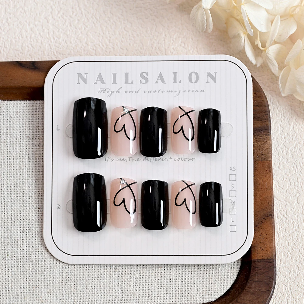 24 pièces/boîte noir brillant court carré presse sur ongles Graffiti noir-coeur faux ongles couverture complète noël court noir faux conseils