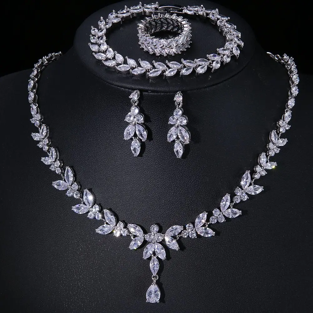 

UMQ Simple bride sparkly zircon clavicle chain necklace earrings Ring bracelet four set dress banquet accessories