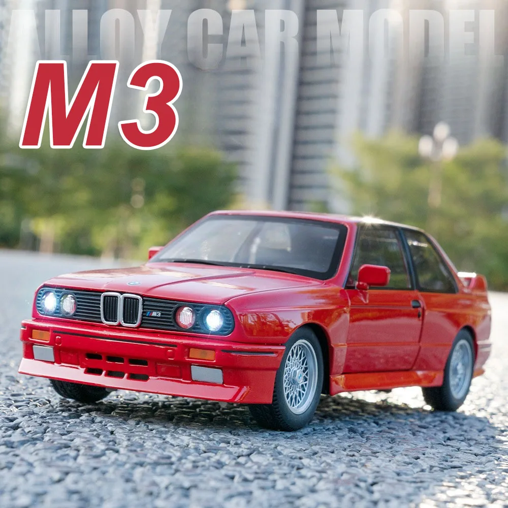 รถของเล่นจำลองโลหะผสม M3 ขนาด 1:24 พร้อมระบบพวงมาลัย ล้อหน้าหมุนได้ ประตูเปิดได้ มีเสียงและไฟ  แบบดึงหลัง ของขวัญสำหรับแฟนหนุ่ม