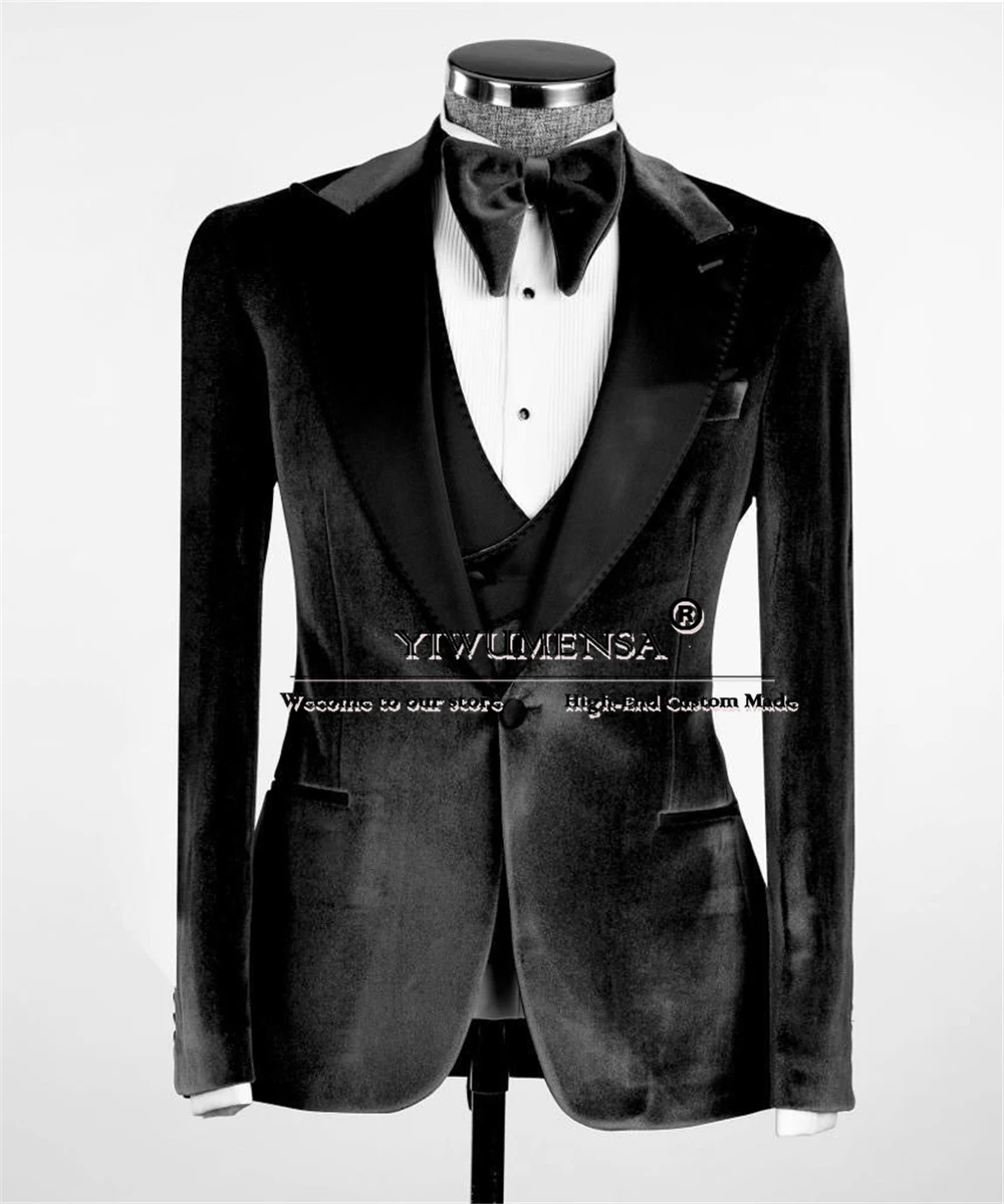 Elegant Black Velvet Groom Wedding Suits Formal Business Office Peak Lapel Jacket Vest Pants 3 Piece Men's Tuxedos Tailored Made