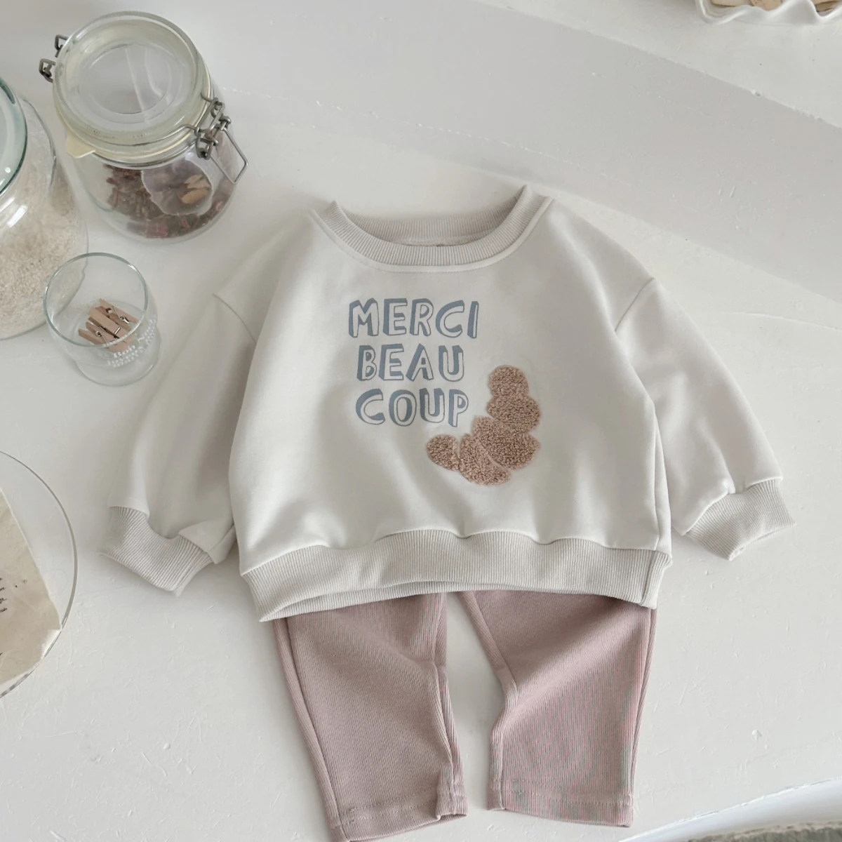 

Autumn Baby Girls Clothes Set Infant Casual Comfort Breathable Cute White Biscuit Embroidered Long Sleeved Set Casual Suit