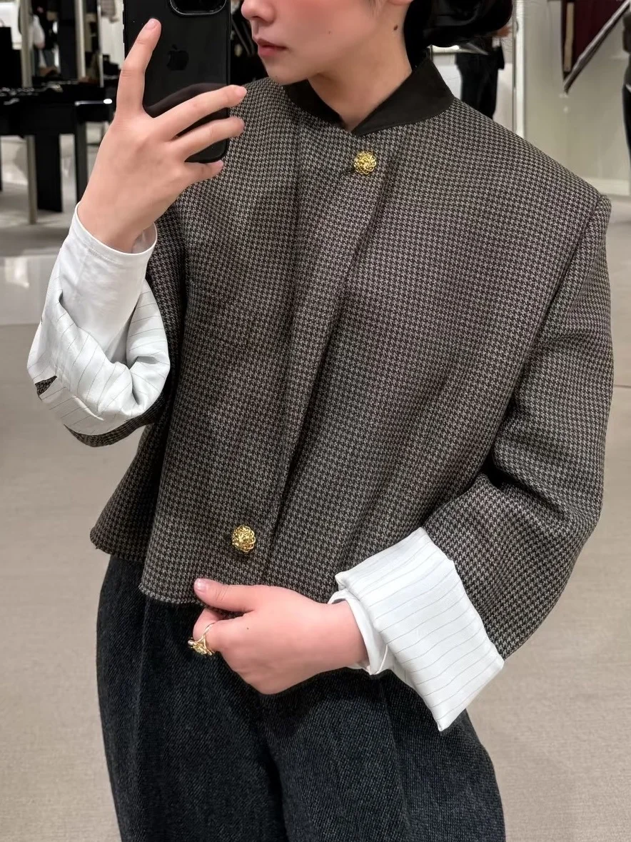 

Short Tailored Women's Suit Jacket with Gold Buckle Stand Collar Patchwork Design Spring 2026 Fashion Elegant Style