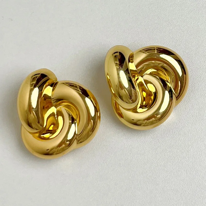 European And American Retro Exaggerated Twisted Metal Earrings Summer Light Luxury Temperament Suitable For Women\'s Accessories