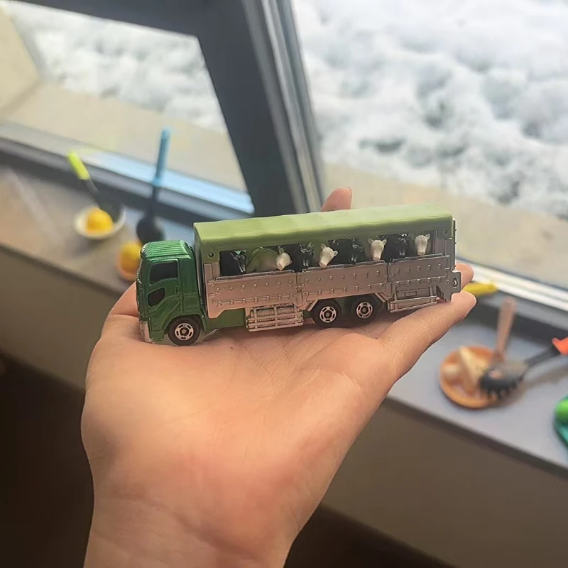 Takara Tomy Tomica NO.139 Ciężarówka do transportu krów, metalowy model odlewany, zabawka ze stopu, prezent urodzinowy dla dzieci, zabawki, prezent na Boże Narodzenie