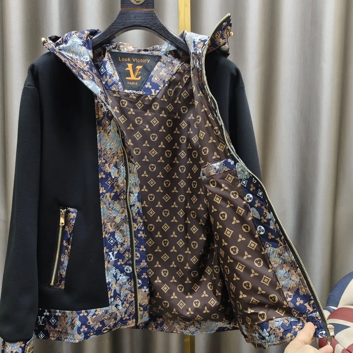 

Spring and Autumn New Fashion Hooded Men's Versatile Top Men's Korean Trend