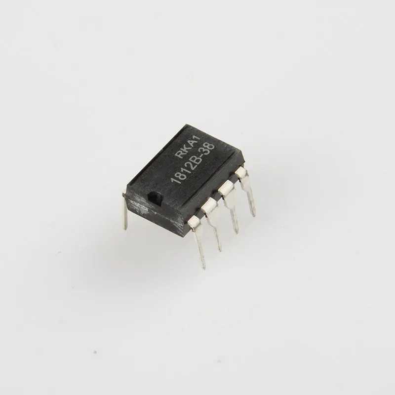Original 1812B-38 DIP8 package, integrated circuit, plug-in 8 pins