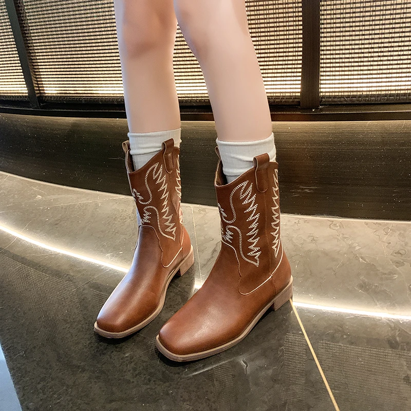 

2025 Spring and Fall Fashion Pointy Solid Color Women's Mid-calf Boots with Mid-heel Sleeves Embroidered Western Cowboy Boots