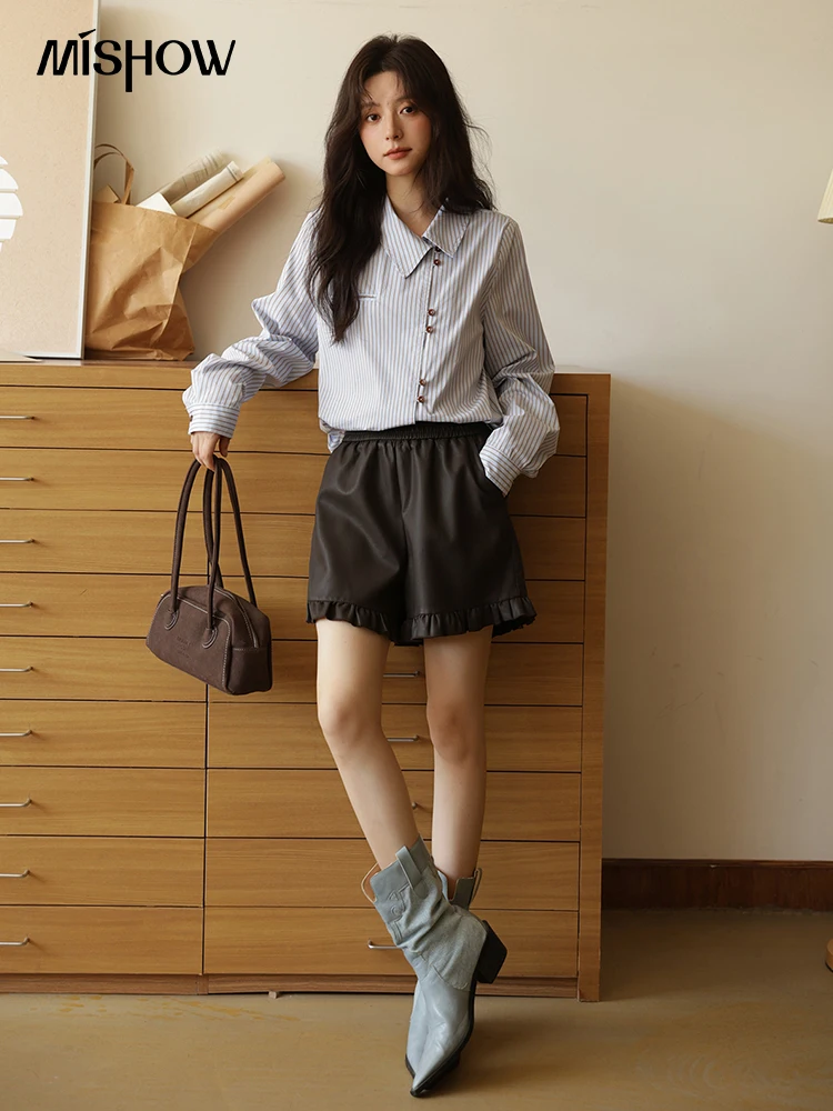 MISHOW قميص نسائي مخطط غير متماثل لخريف 2025 وصل حديثًا ملابس كلاسيكية فضفاضة بأكمام طويلة ملابس نسائية للركاب MXE42C2375