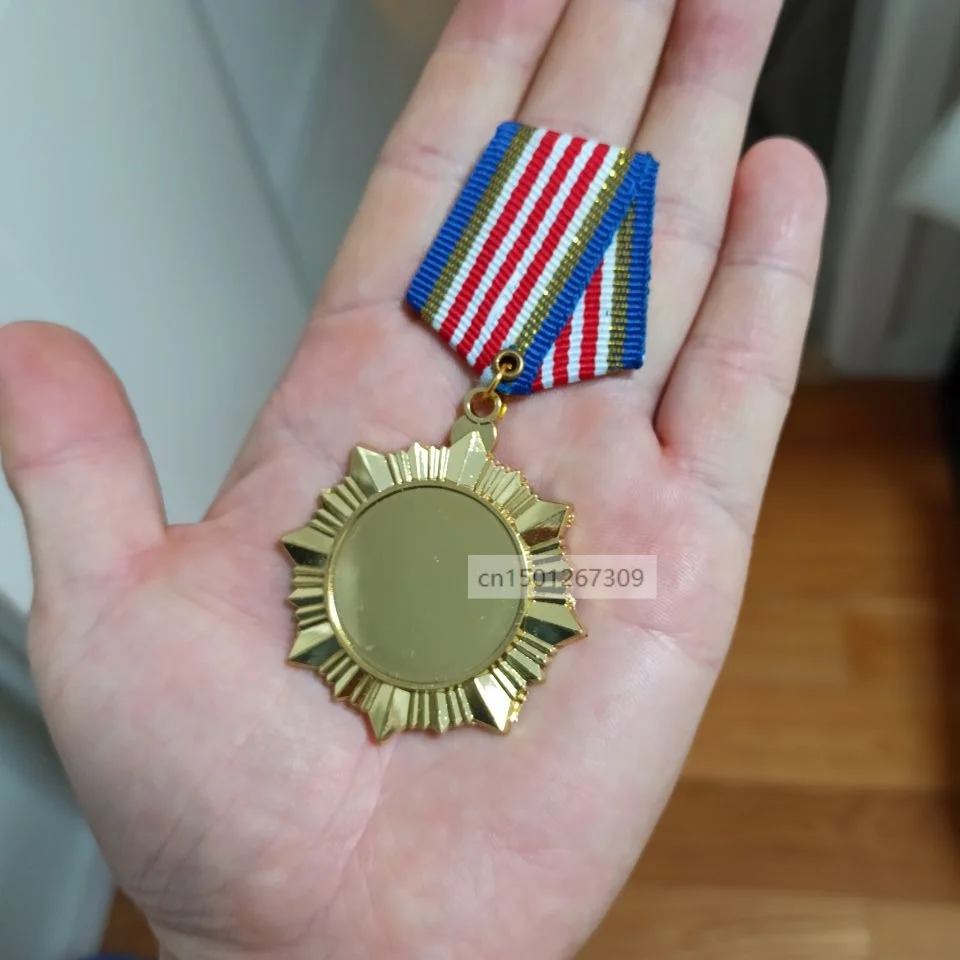 Medaglia premio distintivo con spilla in metallo vuoto Strumento premio creativo in oro per addestramento militare ROTC medaille militaire