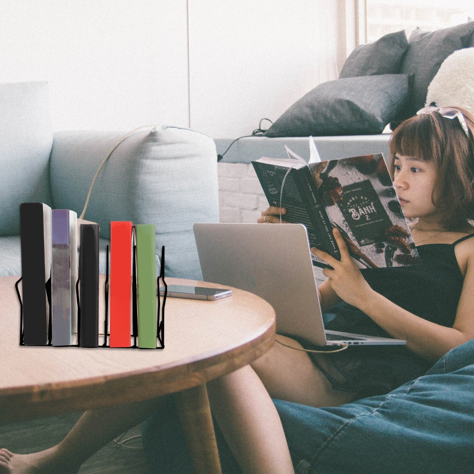 

1Pcs Star Shaped Iron Book Rack Desktop Bookshelf Magazine Storage Keeper Office Home Organizer Metal Book Rack