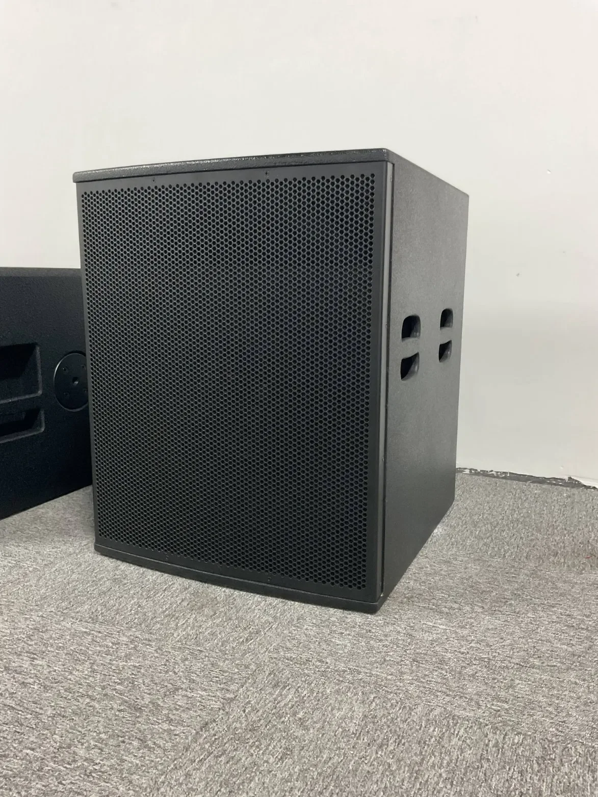 15 Inch Active Subwoofer High Strength Low Distortion Deep Bass for Stage Audio