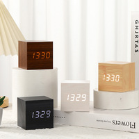 Square wooden LED digital alarm clock wooden retro luminous clock USB/battery powered LED bedside table desktop clock, office