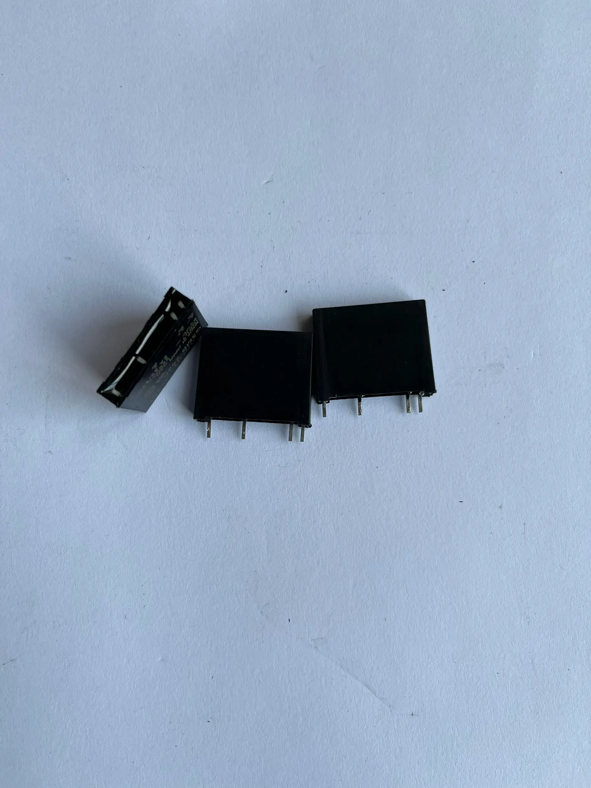 1PCS/lot 5V 12V 24V DC-AC Solid State Relay Module G3MB-202P G3MB 202P SIP SSR AC 240V 2A Snubber Circuit Resistor Relay Switch