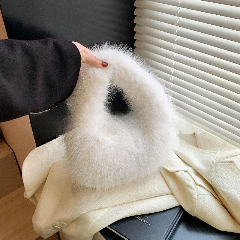 الشتاء مصمم فروي فو الفراء حقيبة يد صغيرة فاخرة حمل حقيبة المرأة المألوف لينة الفراء شبه دائرية القمر حقيبة حقيبة السفر