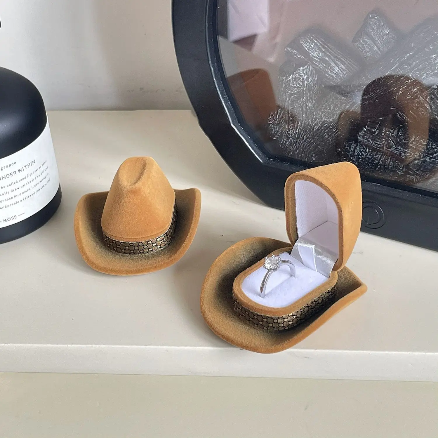 Creative Hat-Shaped Ring Box,Retro Wedding Jewelry Organizer Gift Box ,Couples Ring Storage Holder ,Love Gift Bead Case