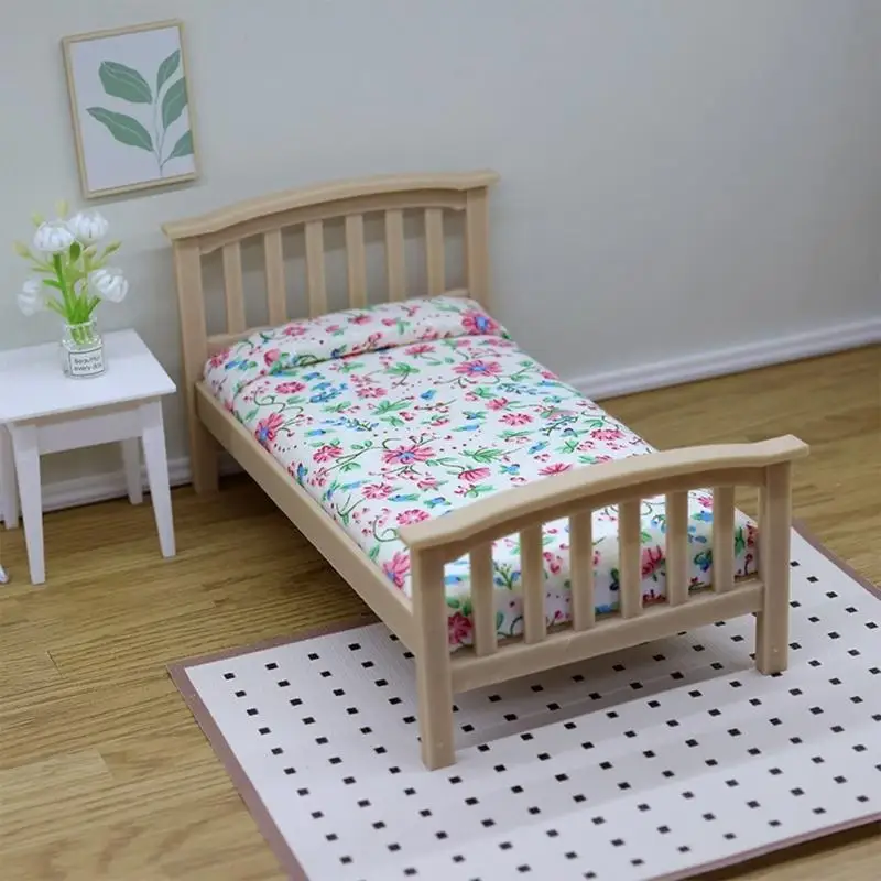 

Wooden Single Bed with Flower Bedding For 1/12 Doll House Display Accessories Doll House Miniature Furniture Scene Decors A2UB