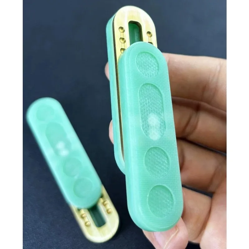 Decompression toy fiberglass MUSI mechanical push card Ding Ding rhythm decompression artifact fingertip gyro push card