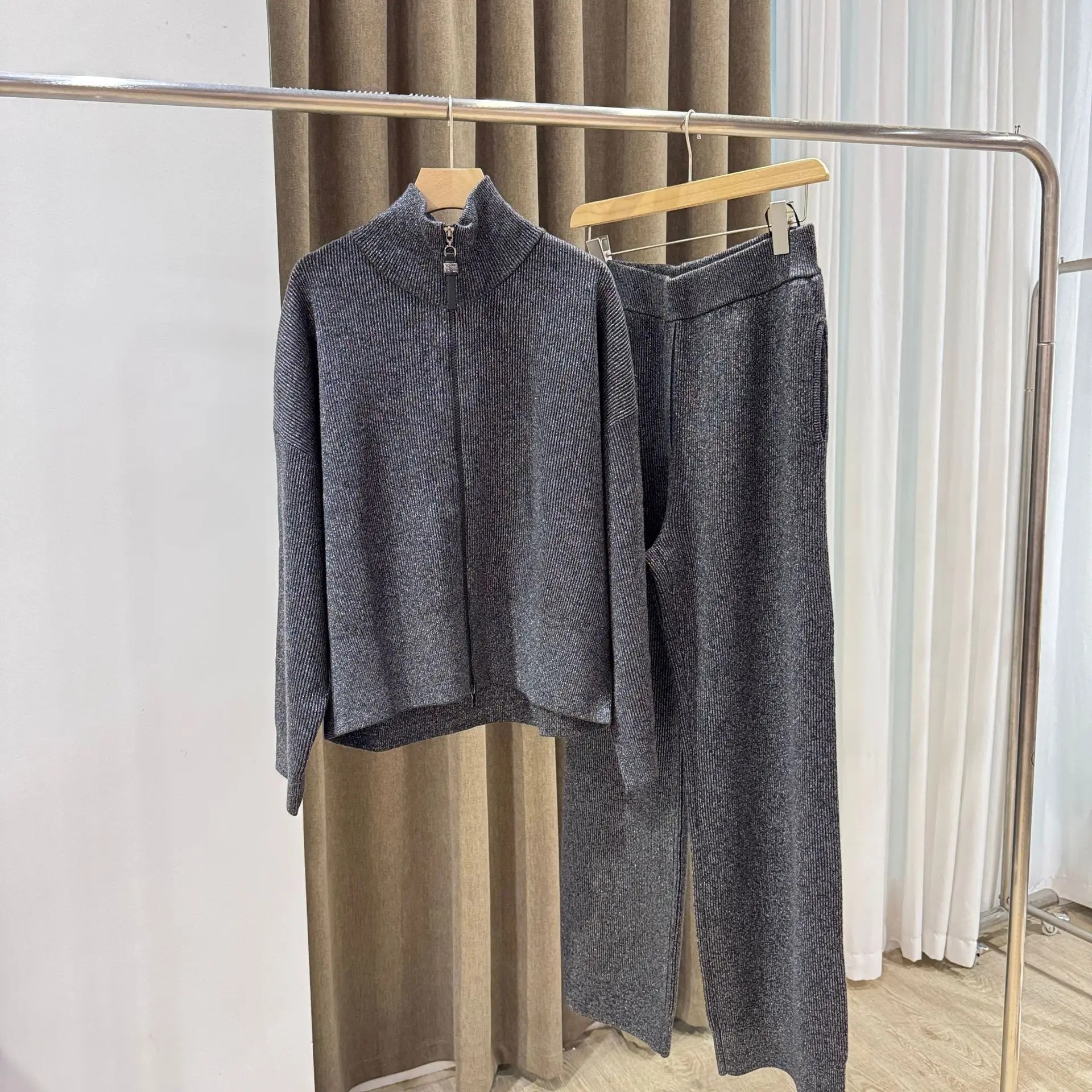 

Autumn/Winter High-Quality Knitwear Suit For Women, Casual And Versatile, Glossy Zipper, High Neck, Wool Blend Knitwear