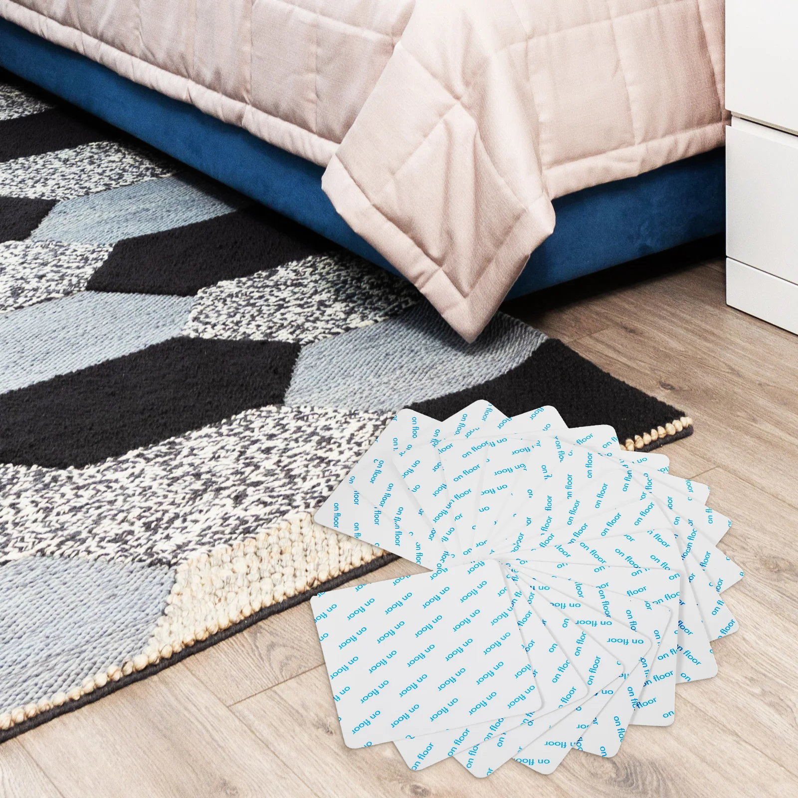 16 szt. Taśm do dywanów, samoprzylepne, zmywalne, antypoślizgowe naklejki mocujące narożniki dywanów do podłóg drewnianych