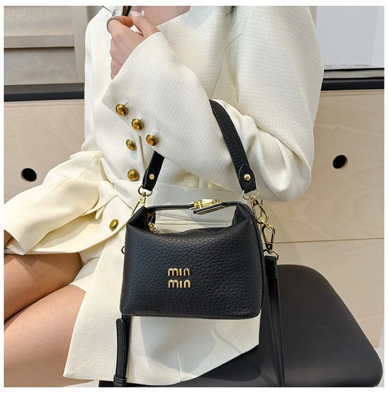 

Сумка-тоут премиум-класса из мягкой кожи 2024, сумка с магнитной застежкой, минималистичная сумка на плечо, роскошная модная сумка в Европе и США