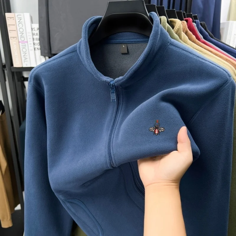 الراقية المخملية معطف دافئ الرجال الخريف الشتاء العلامة التجارية الفاخرة الجديدة ليتل النحل التطريز العصرية جيب تصميم سترة بسحاب عادية #2