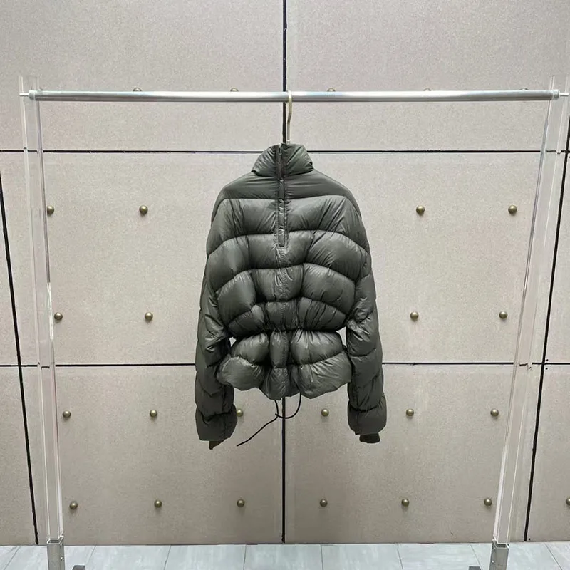 سترات نسائية شتوية جديدة 2025 برباط علوي فضفاض برقبة عالية سترة نسائية 90 بطة بيضاء مملوءة معطف سميك دافئ معاطف للأسفل