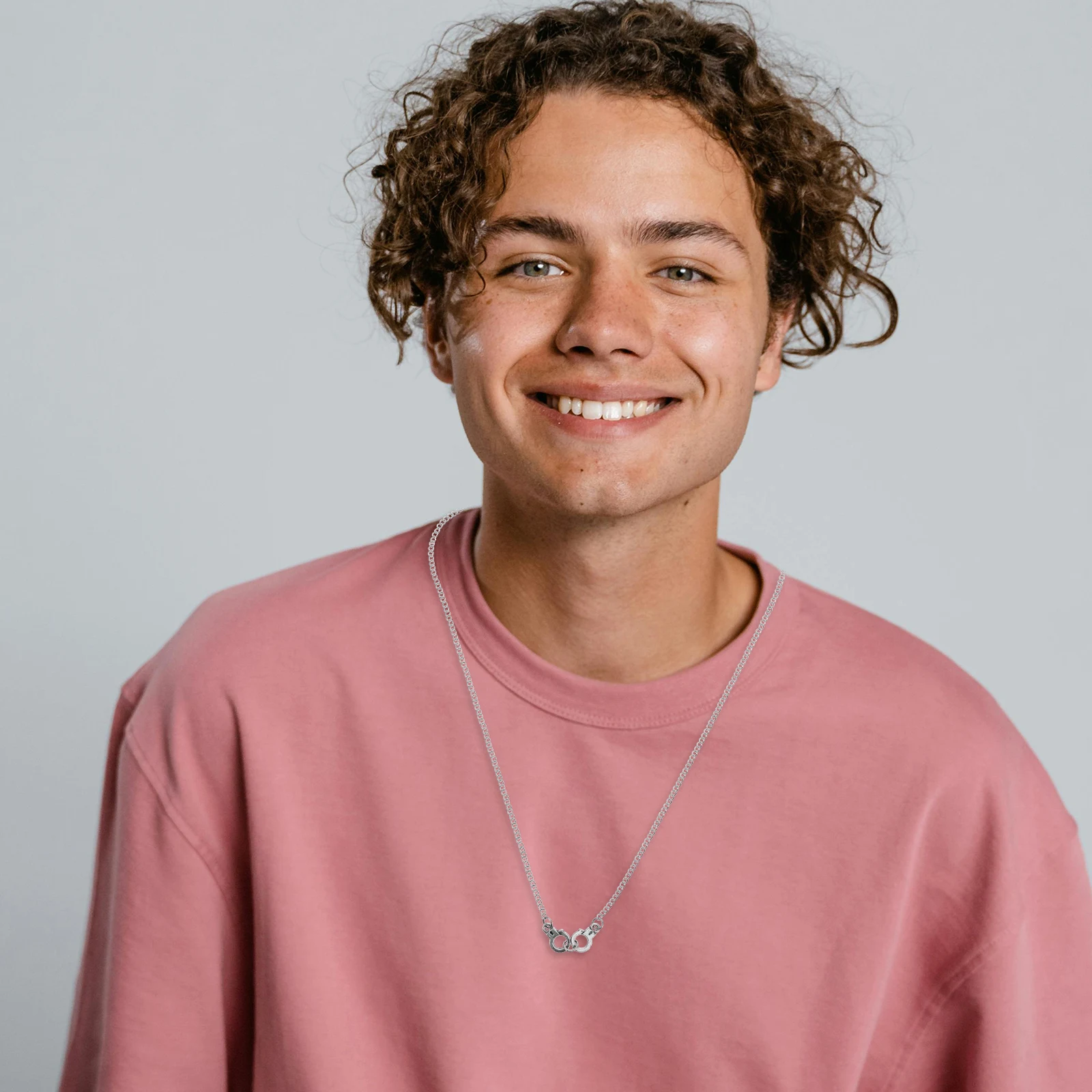 Naszyjnik kajdanki w stylu punk rock, łączony łańcuszek, retro vintage design, biżuteria na Halloween, gotycki choker.