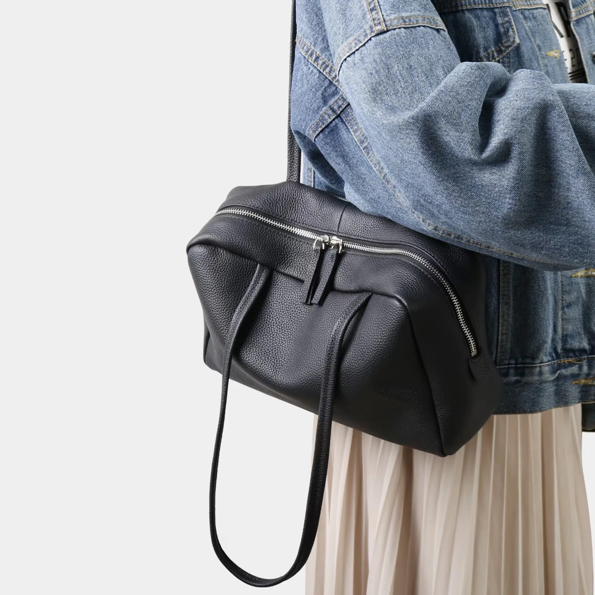 Large Capacity Leather Commuter Shoulder Bag Boston Bag with Underarm Carry Soft and Durable Zipper