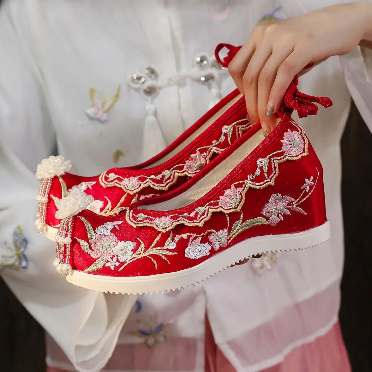 Women New Hanfu Shoes Ancient Style Embroidered Hidden Wedge Ma Mian Qun Han Element Cloth Shoes Student Daily Wear