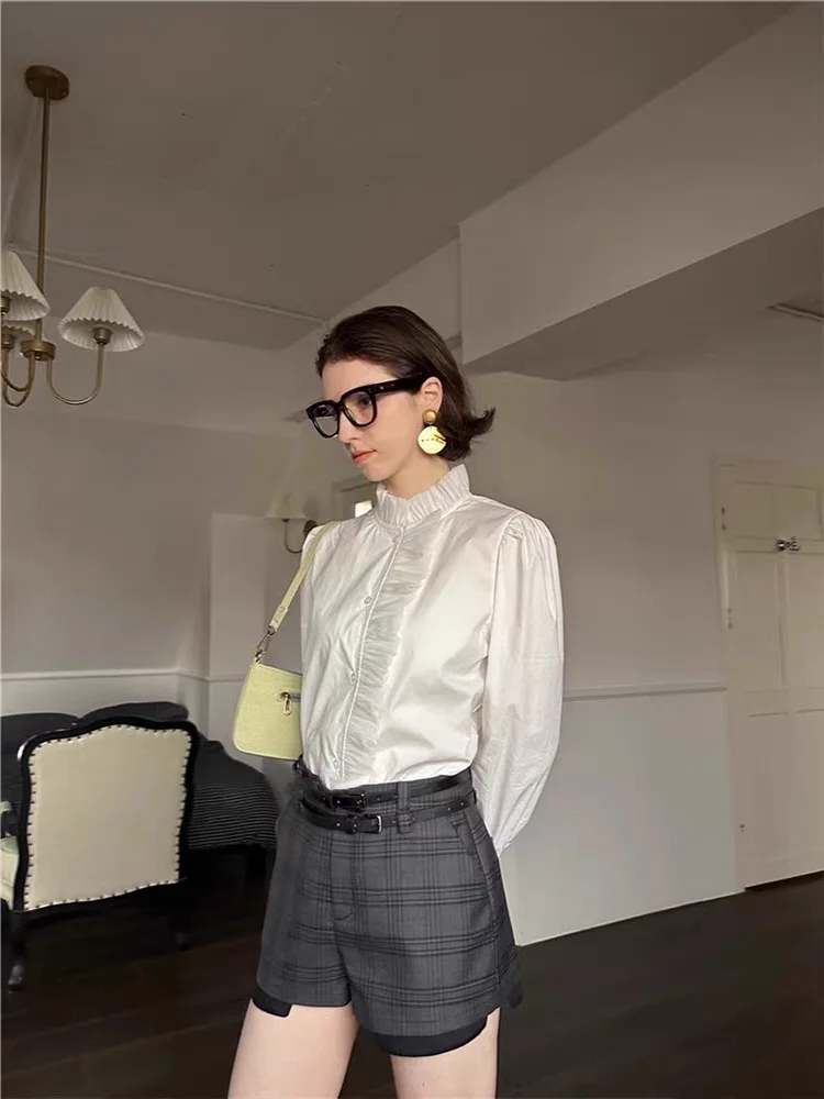 Elegante weiße Damenbluse, ausgestellte Ärmel, Knopfleiste, langärmeliges Hemd mit Stehkragen, europäischer Stil, All-Match-Retro-Oberteil für Damen