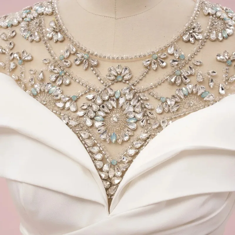 Elegante abito da sera con spalle scoperte con dettagli in rilievo Abito da ballo avorio Abito da ballo di fine anno Vestdos De Fiesta Personalizzato