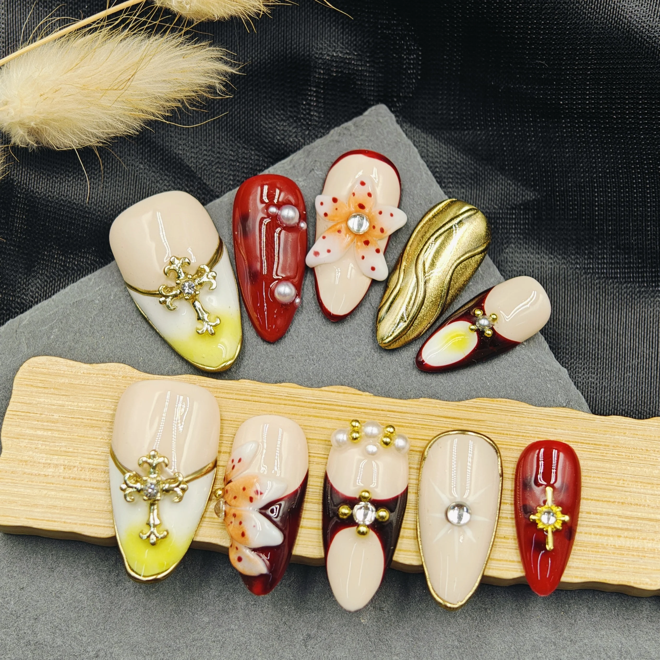 

10pcs Press On Nails Handmade Acrylic Material Luxury Vintage Gothic Style Red & Beige Gradient 3D Flower Cross Pearl Rhinestone