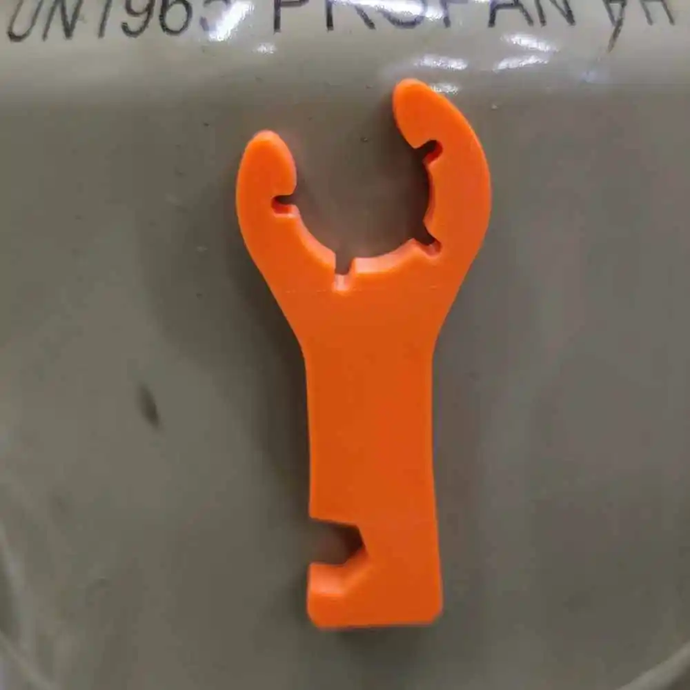 

1PC 2-In-1 Gas Bottle Wrench 2in1 Magnet Gas Wrench RV Caravan Caravan Grill Adjustable Camping Wrench